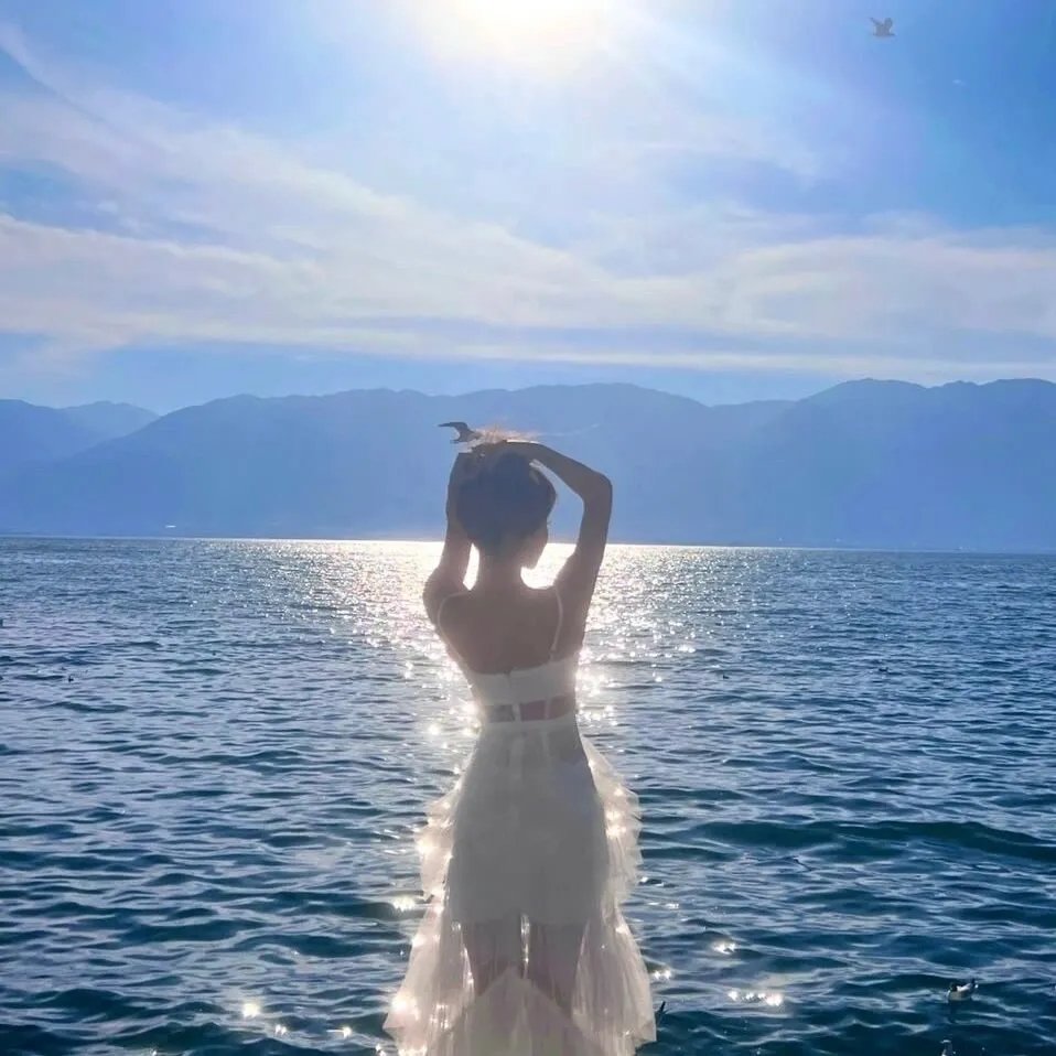 女帝还是小可怜，被我收养